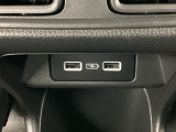 ソケット類も充実☆対応のケーブルがあれば車内でスマホなどの充電が可能です☆