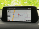 鮮明な地図表示で、安全な運転をサポート。詳細なルート情報や周辺施設の情報も確認できます。スムーズなナビゲーションで、目的地への不安を解消します。