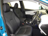 高いホールド性で運転姿勢が安定します。長距離ドライブでも疲れにくいのが魅力です。快適なドライビングライフをお送りください♪