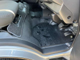 フロアマットも綺麗にクリーニングして納車しております!