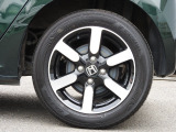 ★左後タイヤ★シンプルで実用的なデザインです。タイヤ詳細 155/65R14インチでタイヤの溝は、5mmございます。