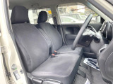 運転席シート廻りは使用感も少なく、良好な状態となっています。前オーナー様が丁寧に使っていたことがよくわかりますね。
