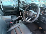 内装:車両の状態やシートのよれ等、お気付きの箇所がございましたらお写真にてお送り致しますのでお気軽にお申し付けくださいませ