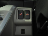運転席と助手席にはシートヒーターを装備。寒い時期に嬉しい装備です。