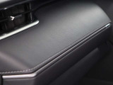ダッシュボードには合皮レザー張りになっております