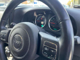 クルーズコントロール装備。 アクセル操作なしでも車が自動でスピードを一定に保ってくれる機能で、長距離運転をサポートしてくれます。
