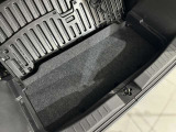 ラゲッジアンダーボックスも装備されております。荷物を載せたり、荷室が広くなりますので大型荷物も載せることができます。