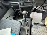 お客様の生活スタイルや好みにぴったりのお車を納得いくまでご一緒にお探しさせて頂きます。