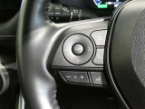 ステアリングスイッチ付き。前方から目を離すことなく操作することが可能です。