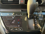 【エアコン】使いやすいエアコンスイッチ♪オートエアコンでいつも車内は最適な温度に保たれます!
