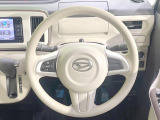 インテリアに合わせたデザインのステアリングは、運転される方のことも考え、運転しやすい形状、大きさです。是非一度、実際に触ってお確かめください。