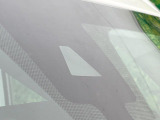 【エマージェンシーブレーキ】走行中に前方の車両等を認識し、衝突しそうな時は警報とブレーキで衝突回避と被害軽減をアシスト。より安全にドライブをお楽しみいただけます。