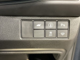 衝突の回避、軽減を図るホンダセンシングとVSA(車両挙動安定化制御システム)で走る・曲がる・止まるの全領域で安定性を確保するためのシステムを装備しています。