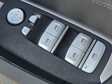 全ての窓のスイッチは一度押すとAUTOで開閉にします♪