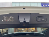 【パワーバックドア】スマートキーや運転席のボタンを押すだけでリアゲートが自動で開閉します!荷物を持っている時や、高い位置にあるバックドアを閉める際に便利な機能です。