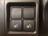 センターアームレスト付きで運転中も腕が楽々!