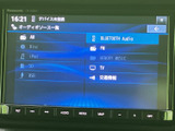 お好みの音楽を、クリアなサウンドで楽しめます。多様なメディアに対応し、豊かなカーライフを演出します。