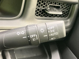 視認性の高いメーターデザインで、運転状況を一目で確認できます。シンプルで分かりやすい表示で、運転をサポートします。