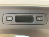 パワーテールゲートだから荷物を抱えていても楽に開け閉めできます。予約クローズボタンを押して車から離れるだけで、クローズもできます。