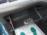 グローブボックスです!車検証入ります!