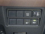 オートマチックハイビームを装備しております☆先行車や対向車のライトを認識し、ハイビームとロービームを自動で切り替える機能です!夜道の視界を確保してくれますので安心ですね♪