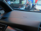 SRS助手席エアバックシステム 万一の前面衝突の際に乗員の安全性を高めます。