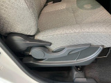 延長保証につきましてはお求めいただく車両によって保証料が異なりますので、当店スタッフまでお気軽にお問い合わせくださいませ。