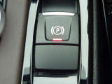 ●電動パーキングブレーキ●ボタン式なので足元や運転席回りがすっきりしています