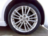 195/45R17ノーマルタイヤ装着車♪各種アルミホイールや、スタッドレスタイヤも取扱いしております。是非ご相談ください♪