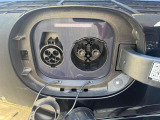 急速・普通充電口