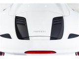 F8 SPIDERでは軽量コンパクトなRHTを採用しており、エンジンルームの熱を逃す為の専用ルーバーが配置しております。