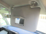 運転席バニティミラー付き☆