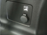 ◆12V電源ソケット◆スマートフォンの充電等にも便利な電源ソケット!使いやすい場所に装備されています。