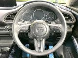 【純正革巻きステアリング】上質な革を使用することで、手にしっかり馴染みとても運転しやすいハンドルです♪