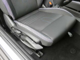運転席・助手席は、シートヒーターが装備されています!