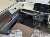 ☆内外装クリーニング☆車の隅々まで徹底的にクリーニングを行っておりますので内外装ともに綺麗な状態でご納車いたします!
