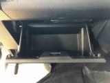 よく使うものが手を伸ばせばすぐ届く、機能面で充実した収納。
