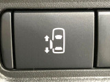 【パワースライドドア】スマートキーや運転席のスイッチでスライドドアの開閉が可能♪電動だから力を入れてドアを開ける必要が無く、小さいお子様でも、重い荷物を持っている時もラクに開け閉めできます♪