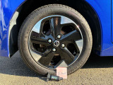 純正アルミホイールで、愛車をもっとカッコよく自動車メーカーが直接扱う純正アルミホイール。車種にマッチしたデザインで、愛車の個性を際立たせます。安全性や耐久性にも優れ、安心して使用できます。