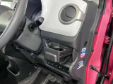 【ドリンクホルダー】さまざまな場所にございますので便利ですよ。