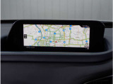 【純正マツダコネクトナビ】美しい地図画面と簡単操作が特徴です。手元のコマンダーで操作が可能なので入力や操作も便利ですね!各種車両設定や車両情報を確認することも可能です。