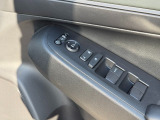 運転席ドアスイッチ周辺です。