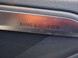 Bang & Olufsen 3D サウンドシステム(16スピーカー)