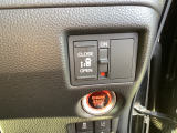運転席からもスライドドアの操作が可能です!!