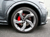 【アルミホイール】アルミホイール 5アームインターフィアレンスデザイン チタングレー 10.5J&times;22(Audi Sport)+285/35R22タイヤ(右前)