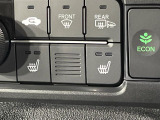 【シートヒーター】寒い日に重宝するシートヒーター!エアコンより早く温まってくれるので寒がりの人も安心ですね♪エアコンの温風は乾燥するから苦手、という方にもをおすすめです。