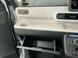 グローブボックスなど収納多数!小物の置き場には困りません♪