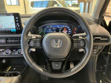 運転している間、長く触れているものだから手になじむハンドルがいいですよね。本革巻のステアリングは乗れば乗るほど手になじんでいきます。