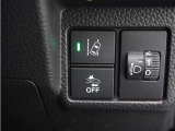 ◆シートバックテーブル◆フロントシートの背面に後席用のテーブルがついています。小物が置けて!カップホルダーもあります、ドライブ中や休憩時にも便利なテーブルです。