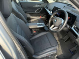 長時間の運転でも疲れにくく、オーナー様の事だけを考えて作成したBMWならではのとっておきのシートです。